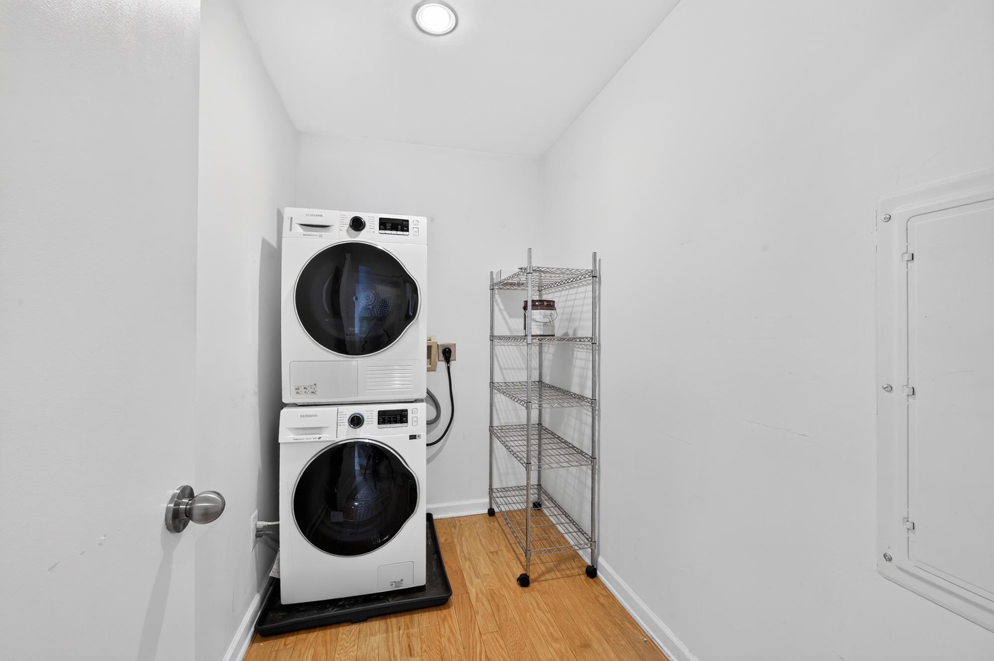 700 Grove St 12j Property Photo 12