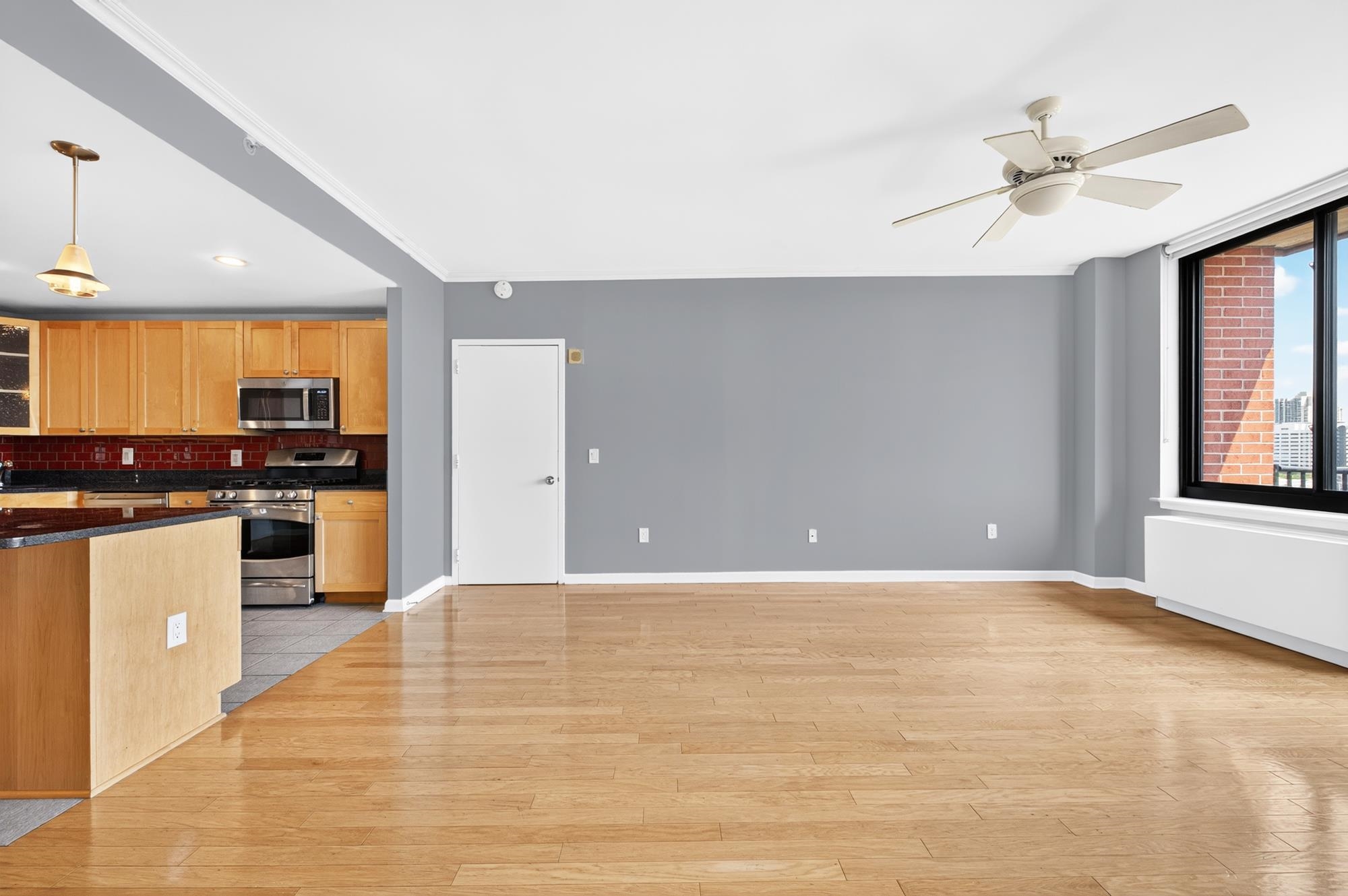 700 Grove St 12j Property Photo 16