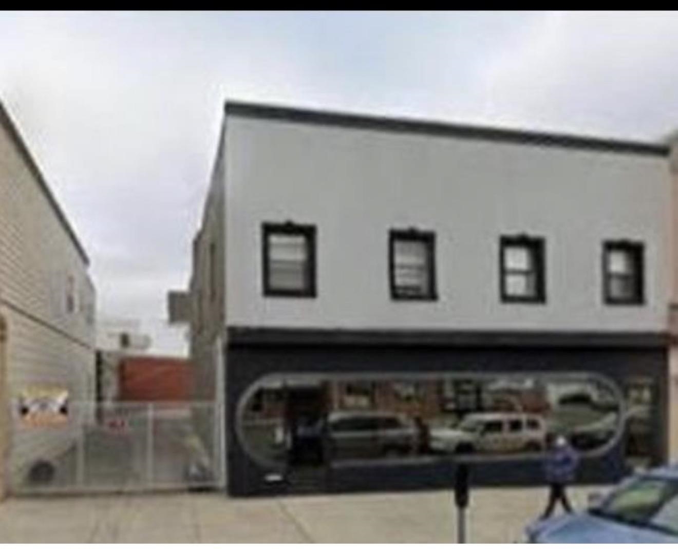 725-727 Broadway Property Photo 7
