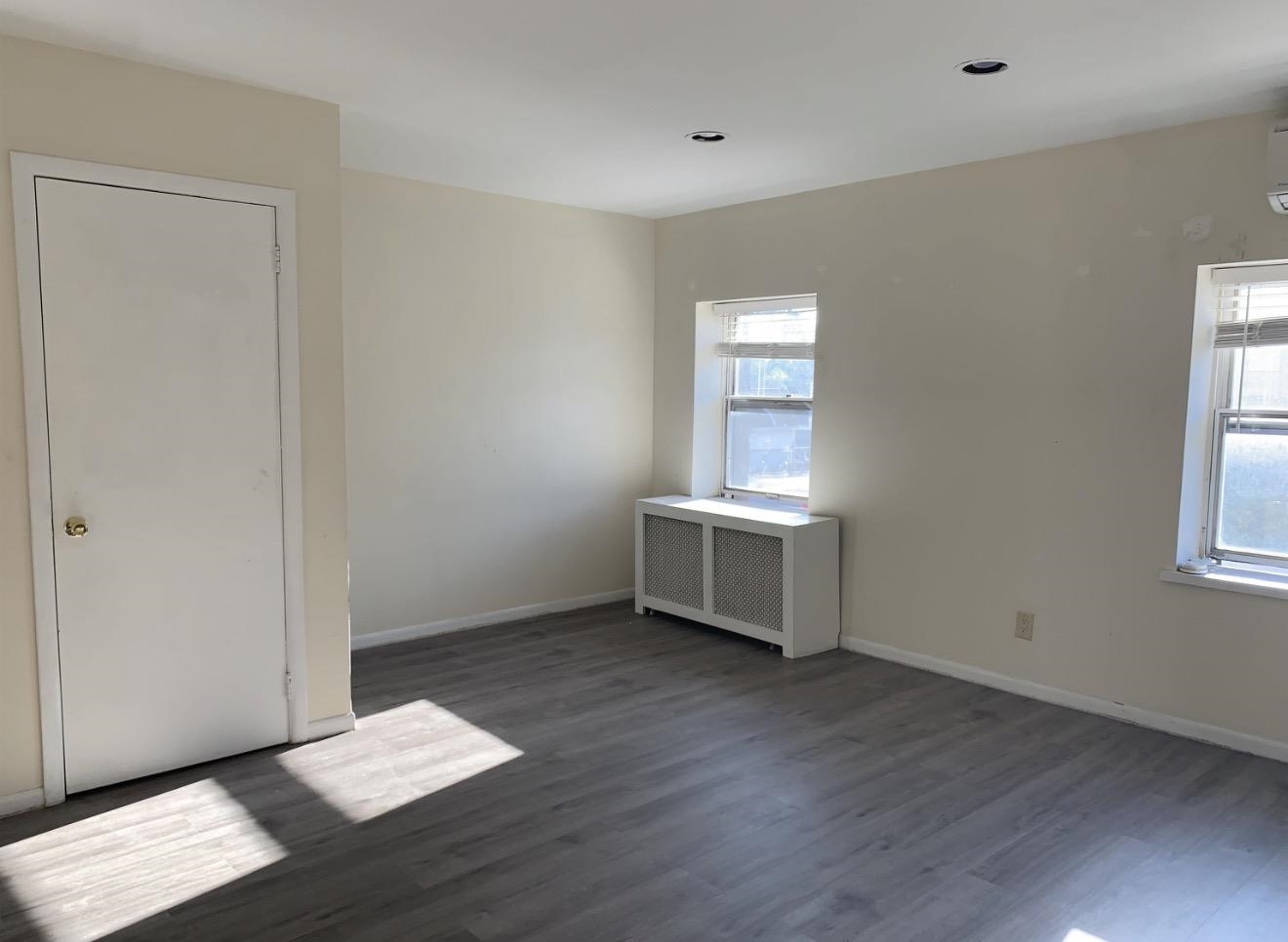 725-727 Broadway Property Photo 10