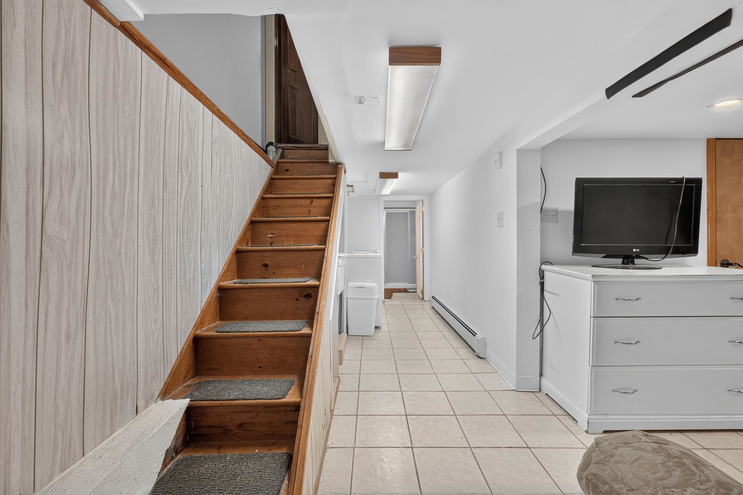 31 Midland Ave North Property Photo 6