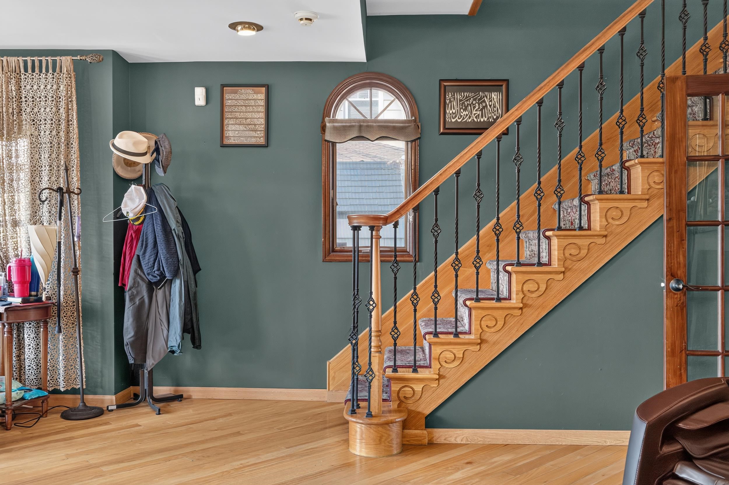 31 Midland Ave North Property Photo 14