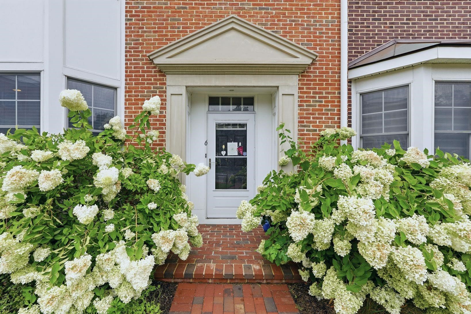 6 Intrepid Ct Property Photo 3