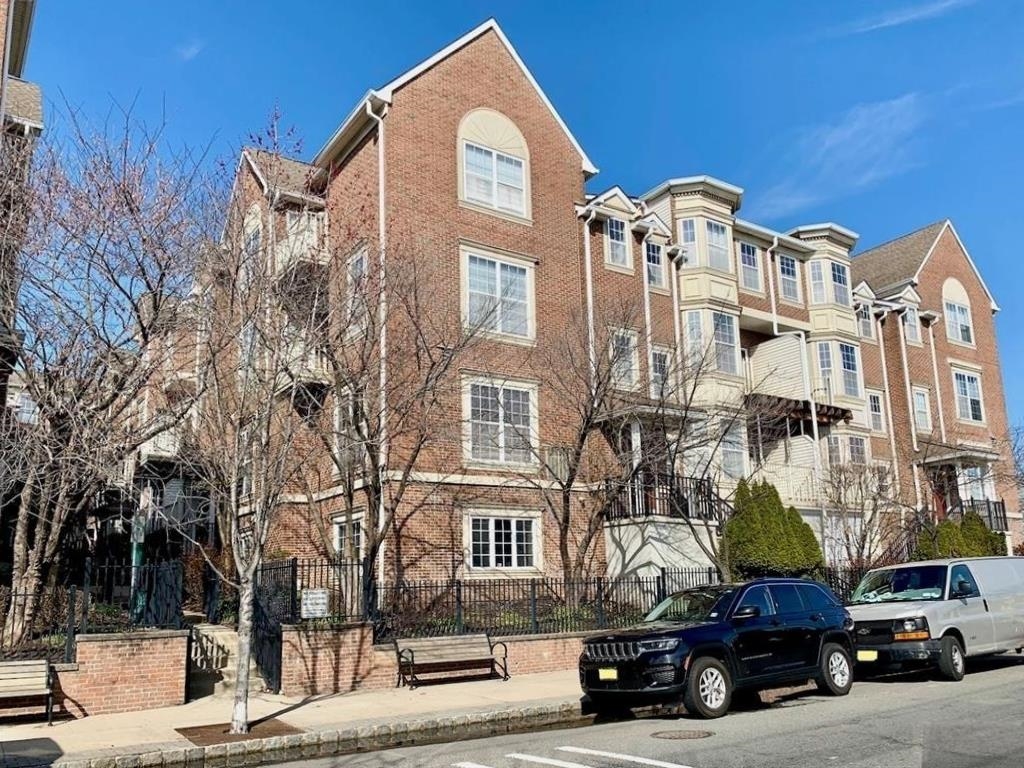 200 Dey St 258 Property Photo 1