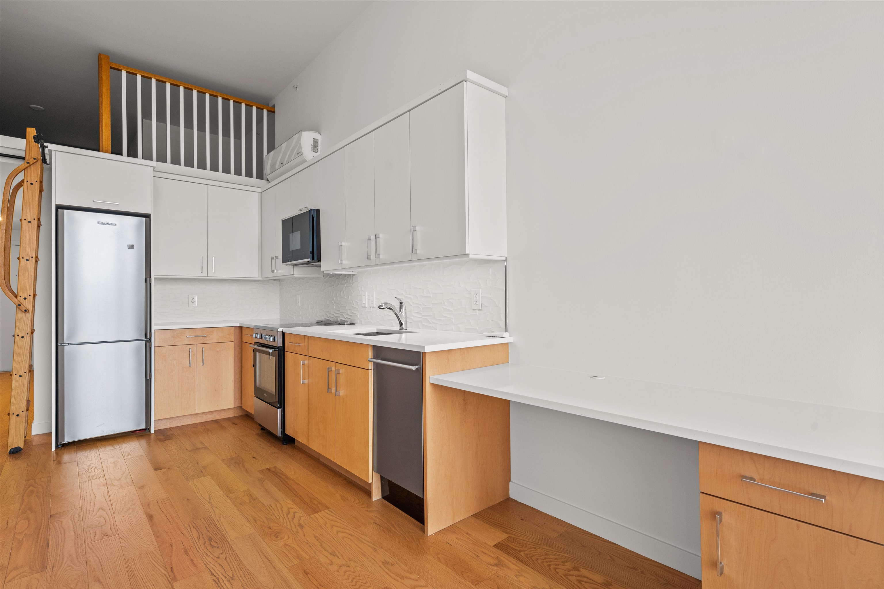 333 Newark Ave 506 Property Photo 4