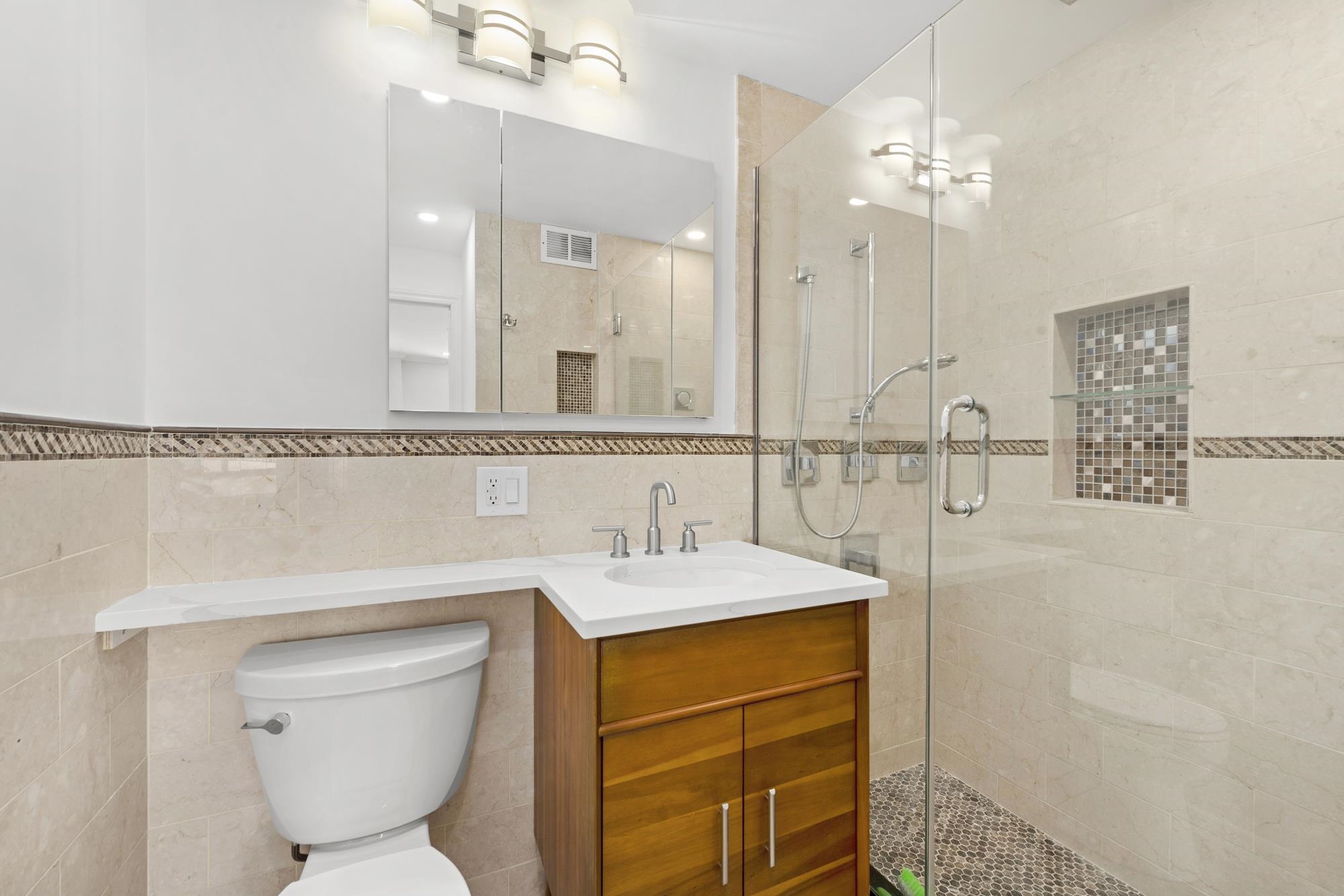 100 Manhattan Ave 1208 Property Photo 7