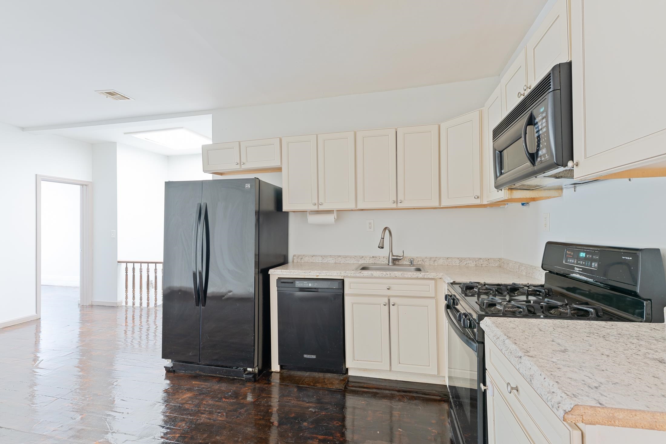 80 Linden Ave 2 Property Photo 3
