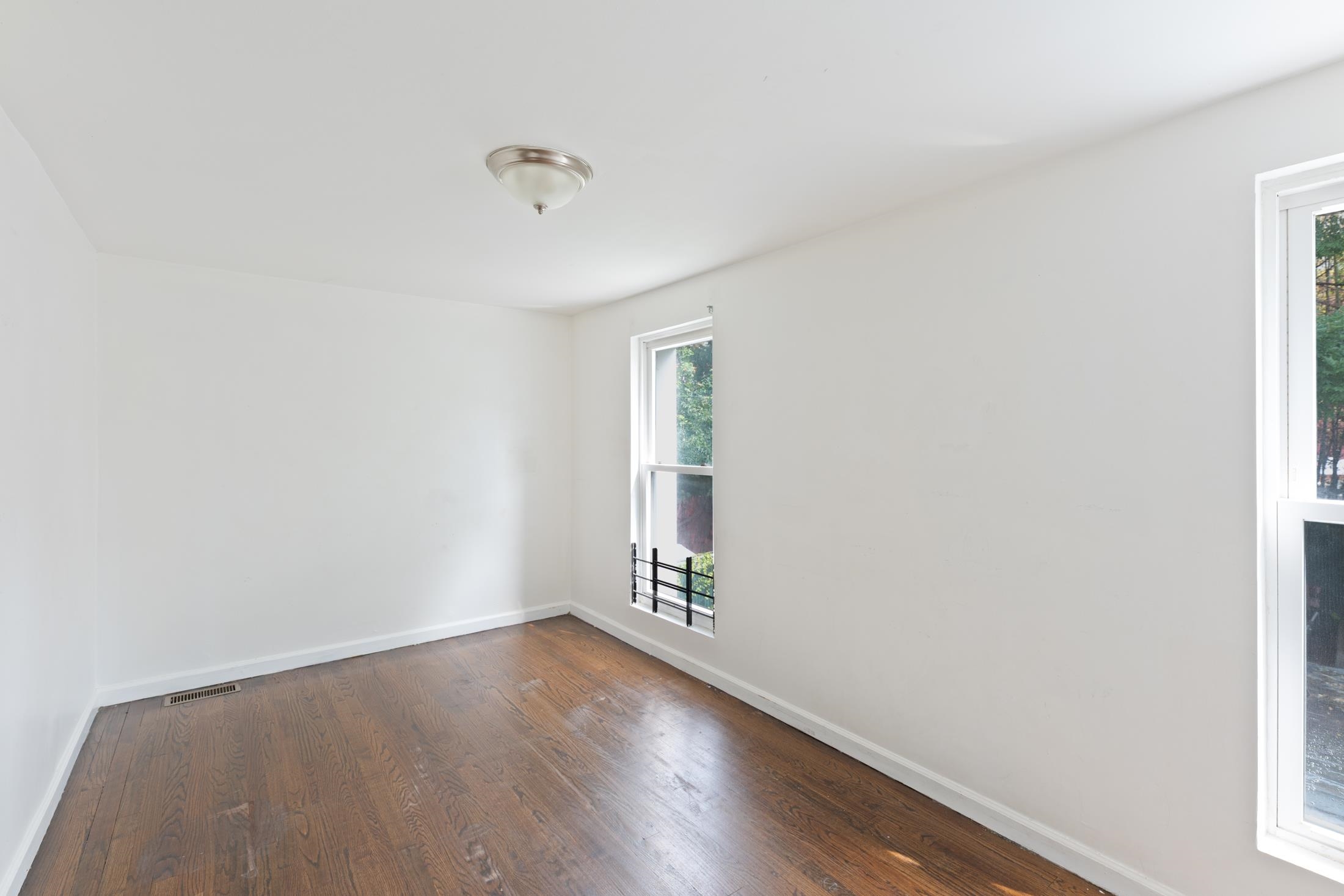 80 Linden Ave 2 Property Photo 4