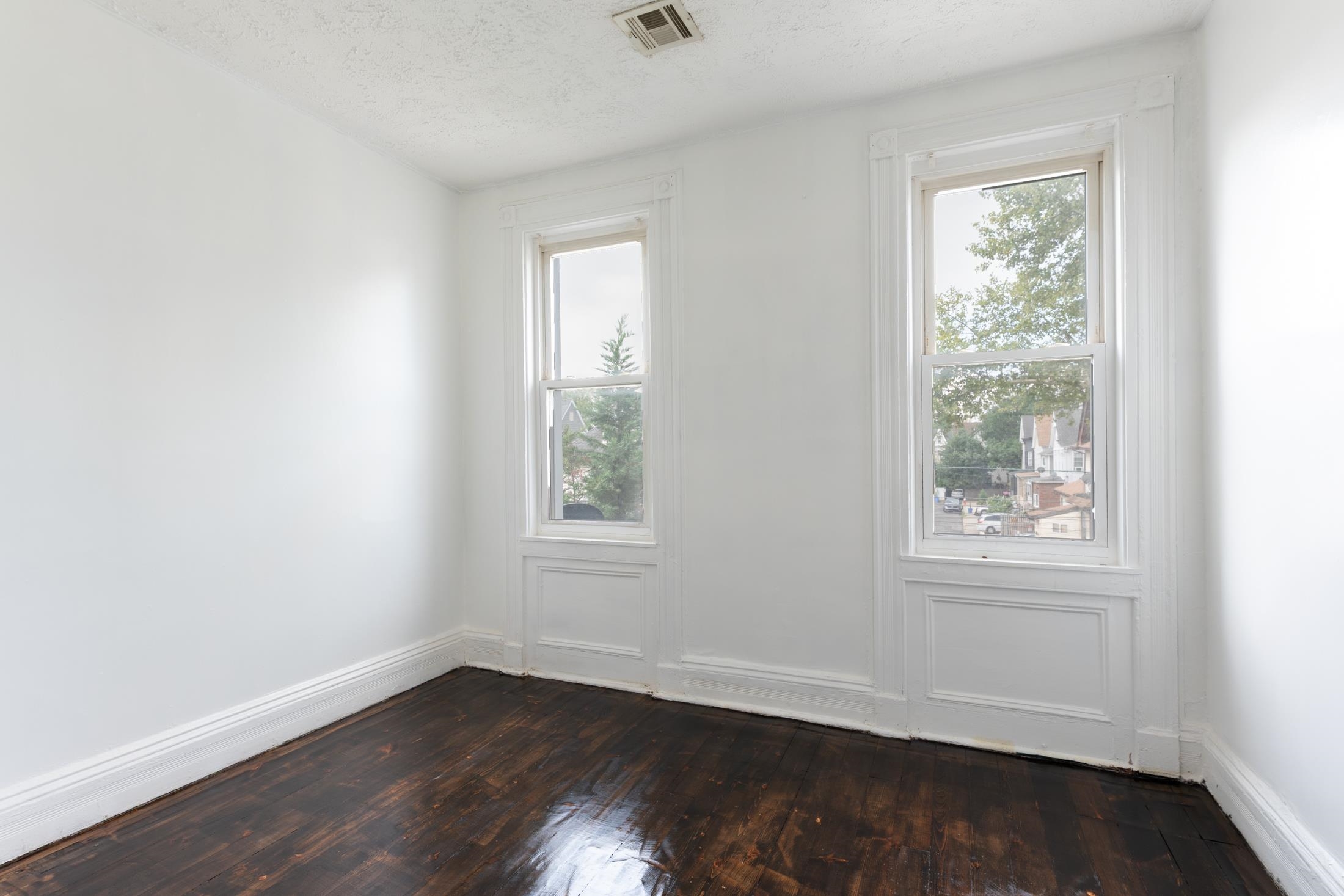 80 Linden Ave 2 Property Photo 5