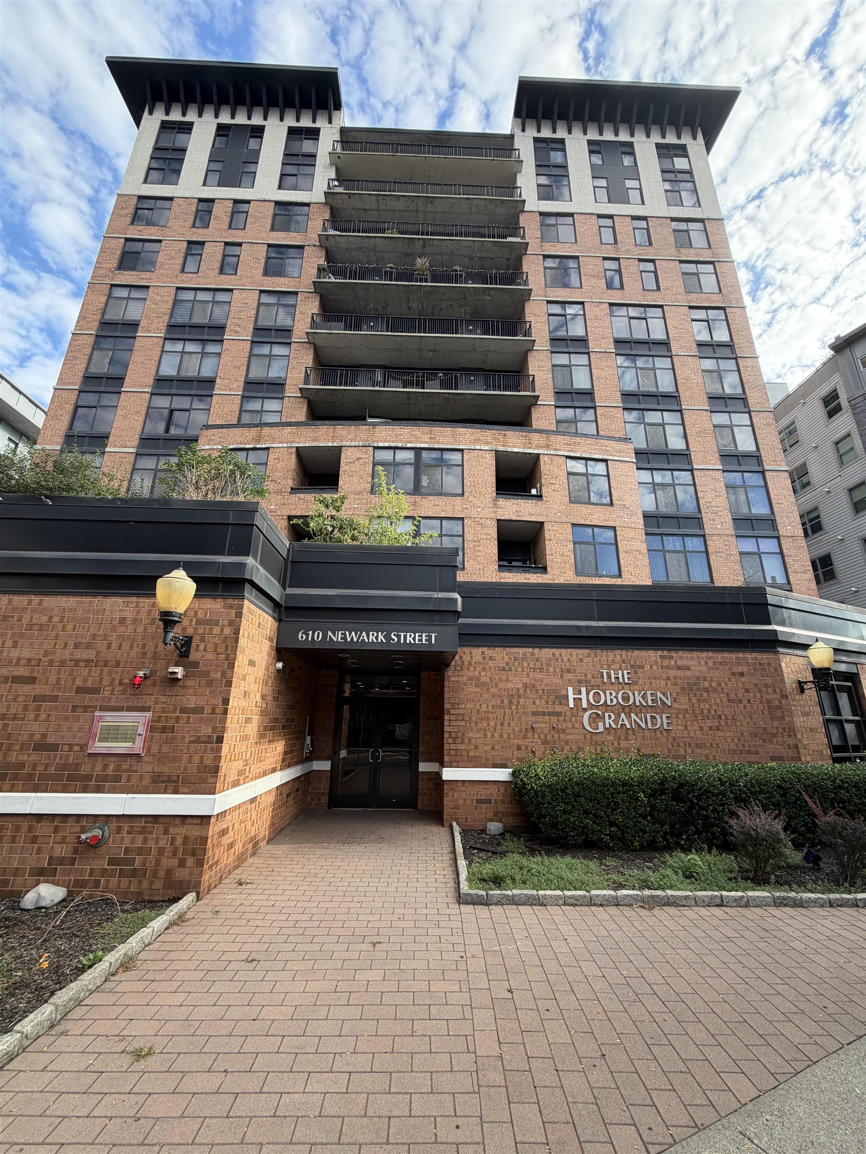 610 Newark St 5g Property Photo 12