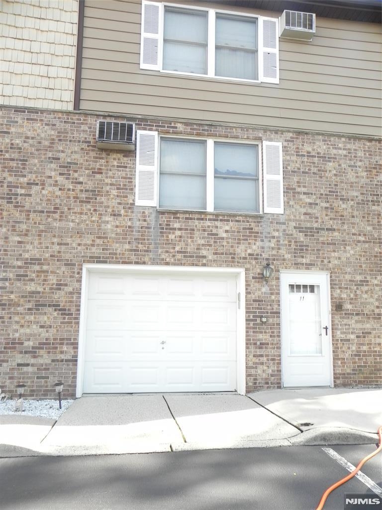 453 Liberty St 11 Property Photo 1