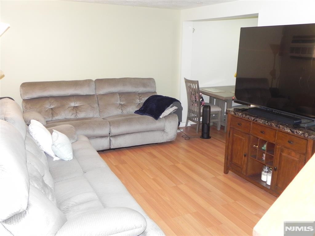 453 Liberty St 11 Property Photo 3