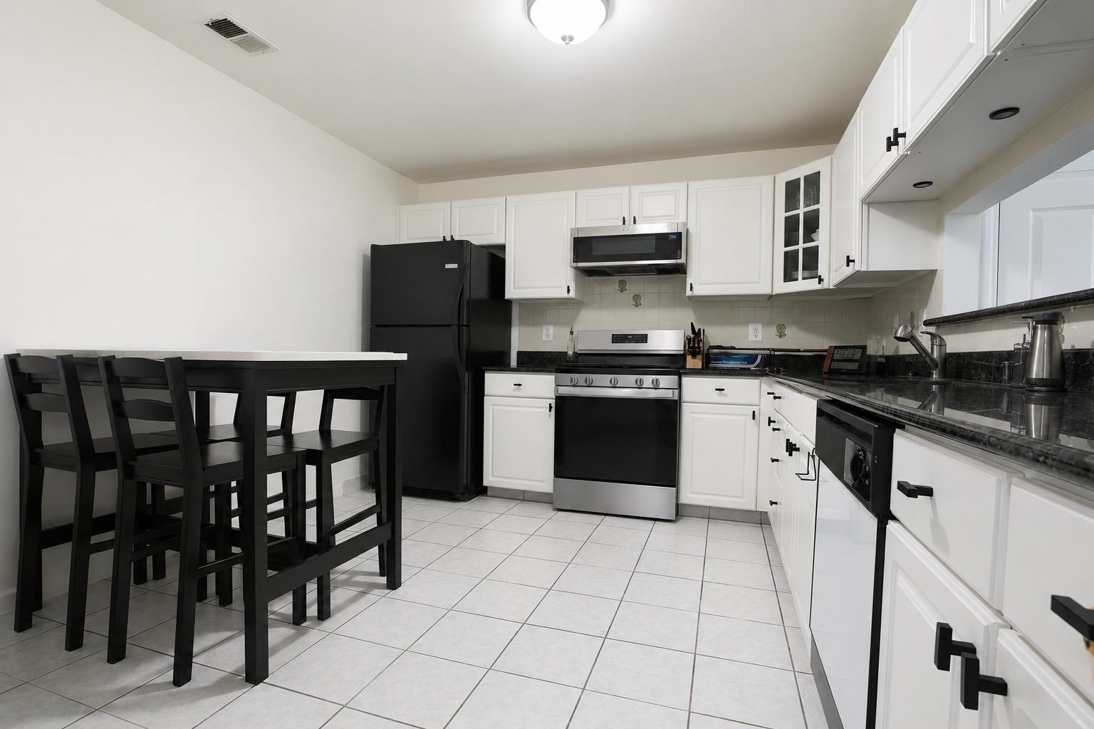 8 Droyers Pointe Blvd 8 Property Photo 5