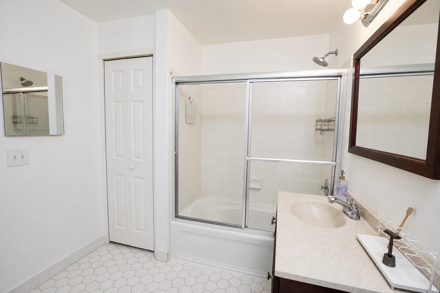 8 Droyers Pointe Blvd 8 Property Photo 7