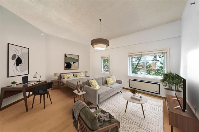 476 Monmouth St 205 Property Photo 4