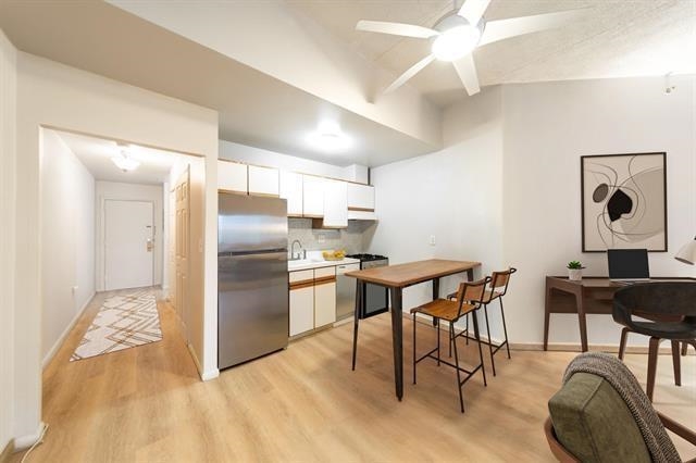 476 Monmouth St 205 Property Photo 5