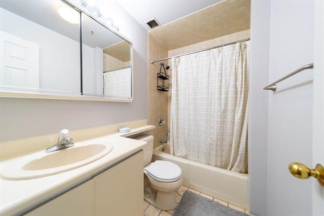 476 Monmouth St 205 Property Photo 6