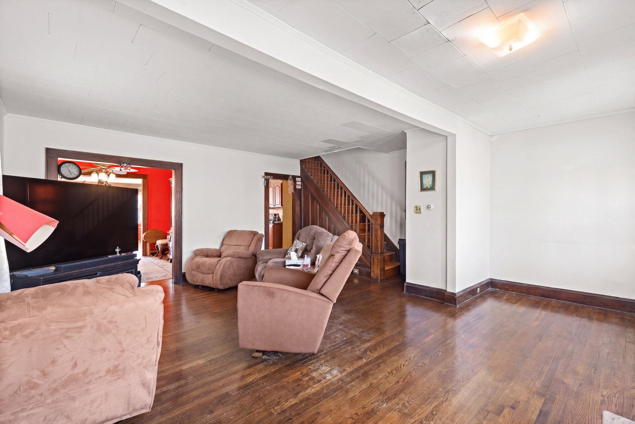 420 Rutherford Ave Property Photo 2