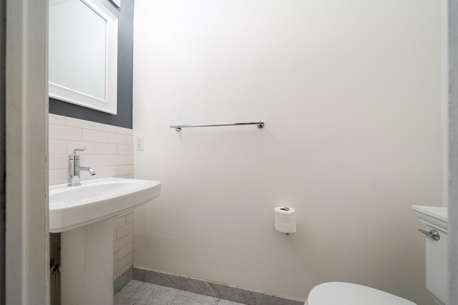 347 Varick St 417a Property Photo 11