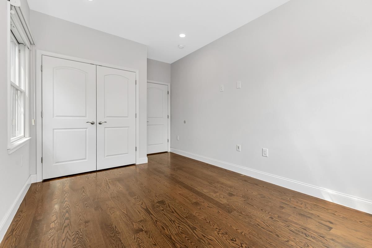 28 Giles Ave 2 Property Photo 10