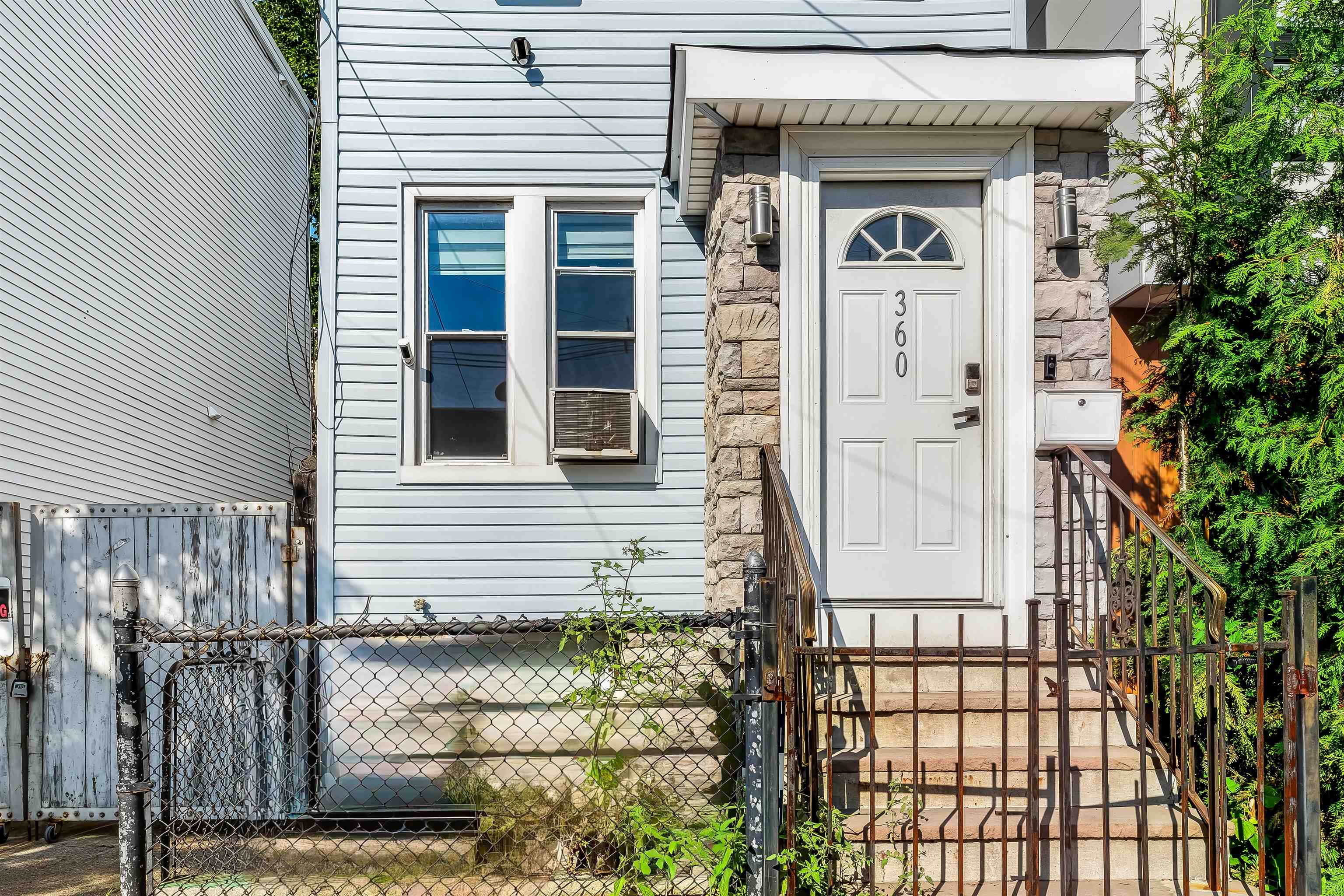 360 Bramhall Ave Property Photo 18