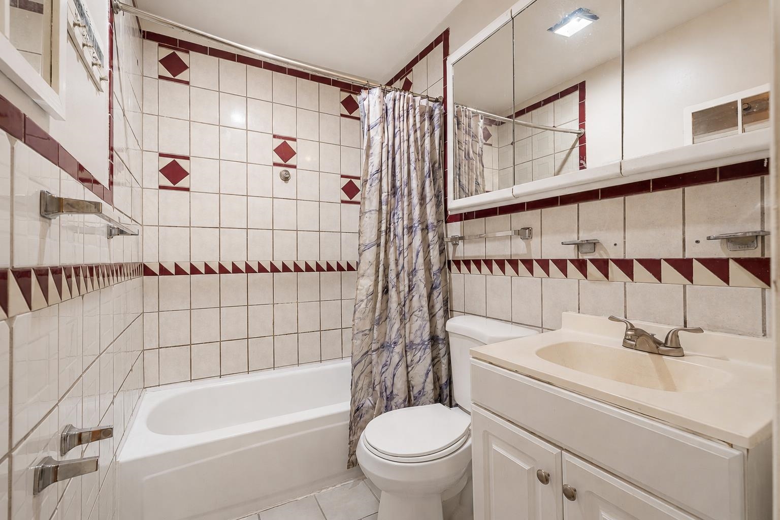 29 Madison Ave Property Photo 11