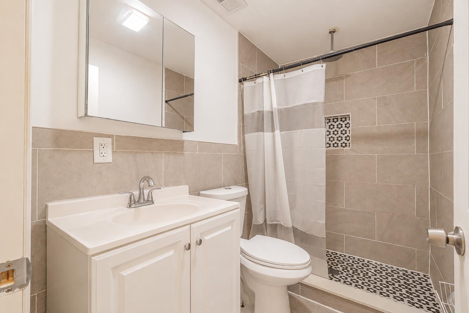 29 Madison Ave Property Photo 17
