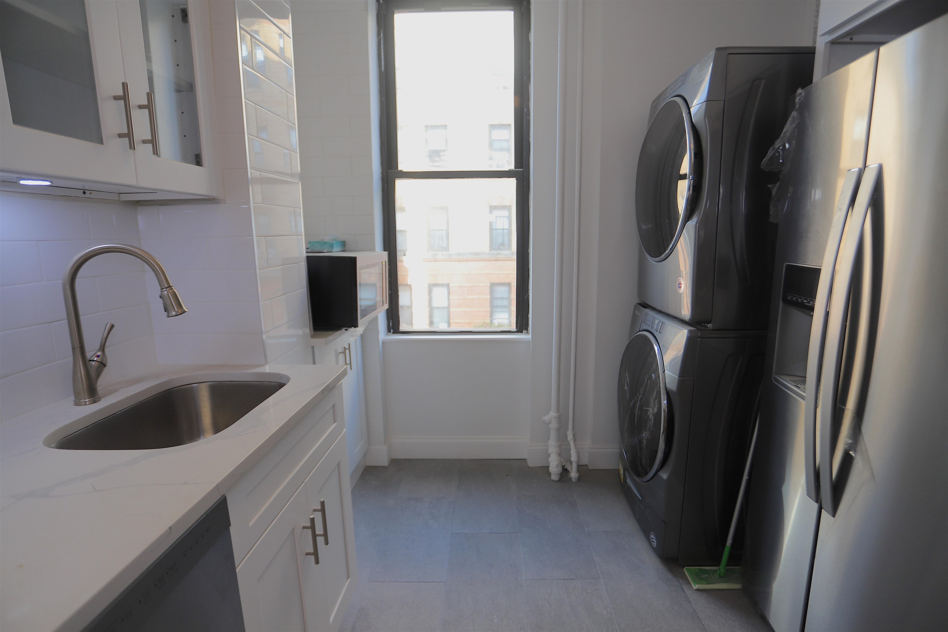 1131 Washington St 2 Property Photo 4