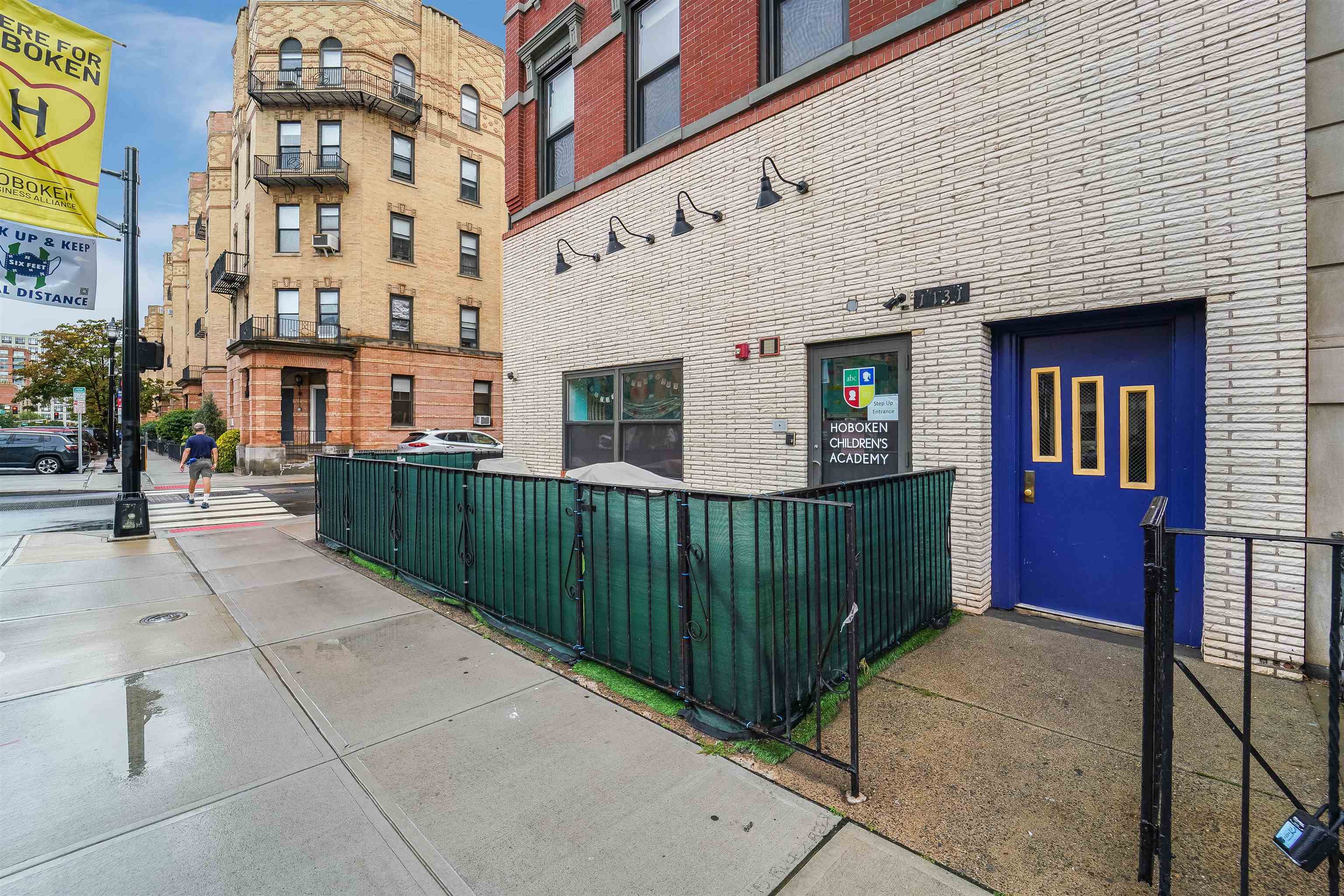 1131 Washington St 2 Property Photo 23