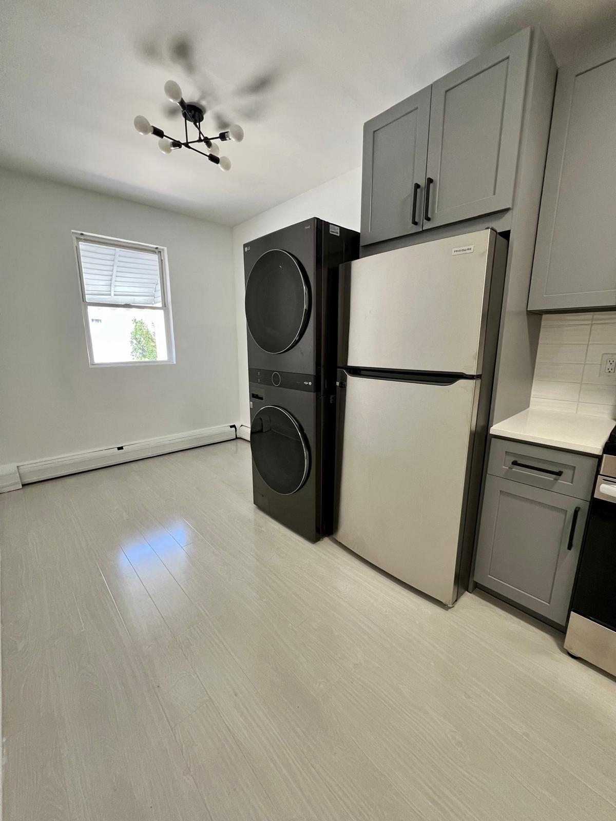 84 Clendenny Ave Property Photo 14
