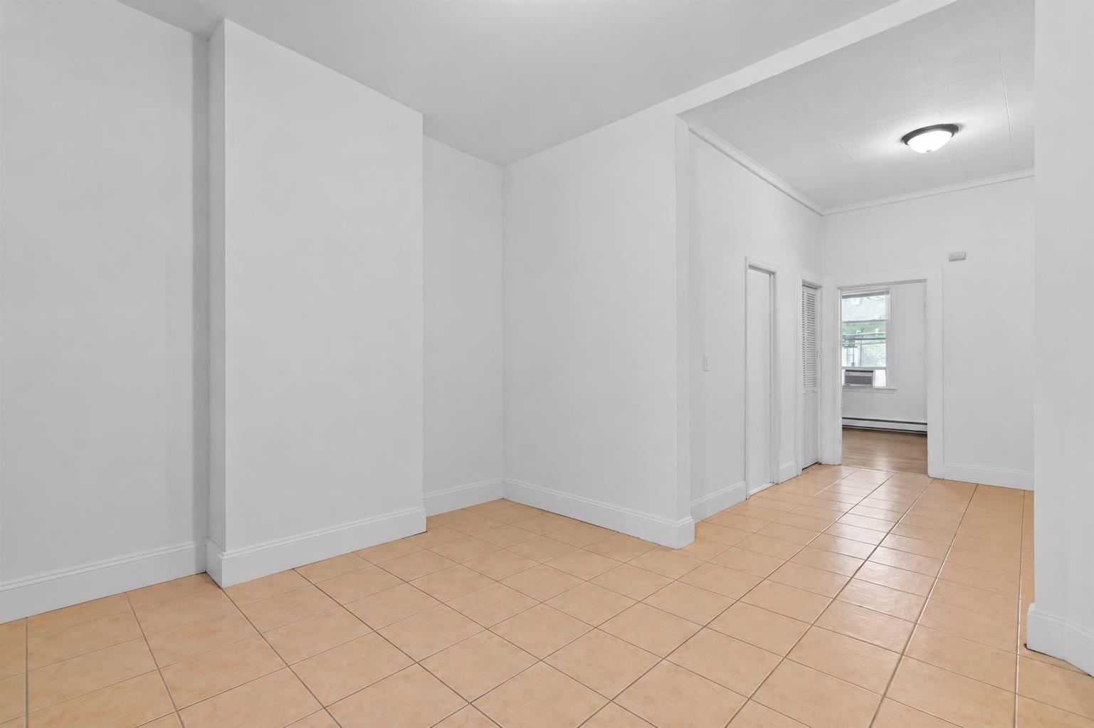 86 GRIFFITH ST 2 Property Photo 1