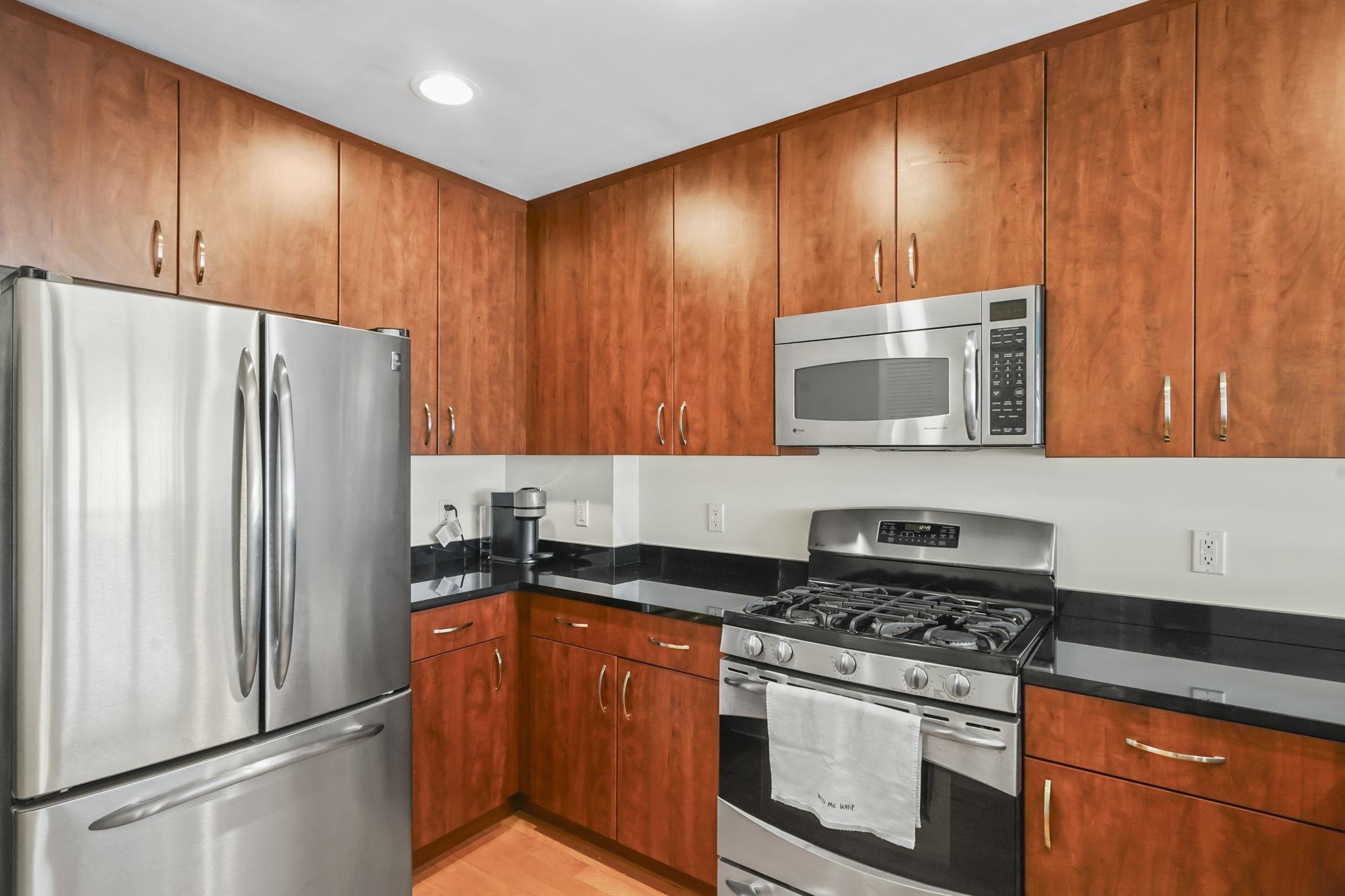 48 South Park St Property Photo 8