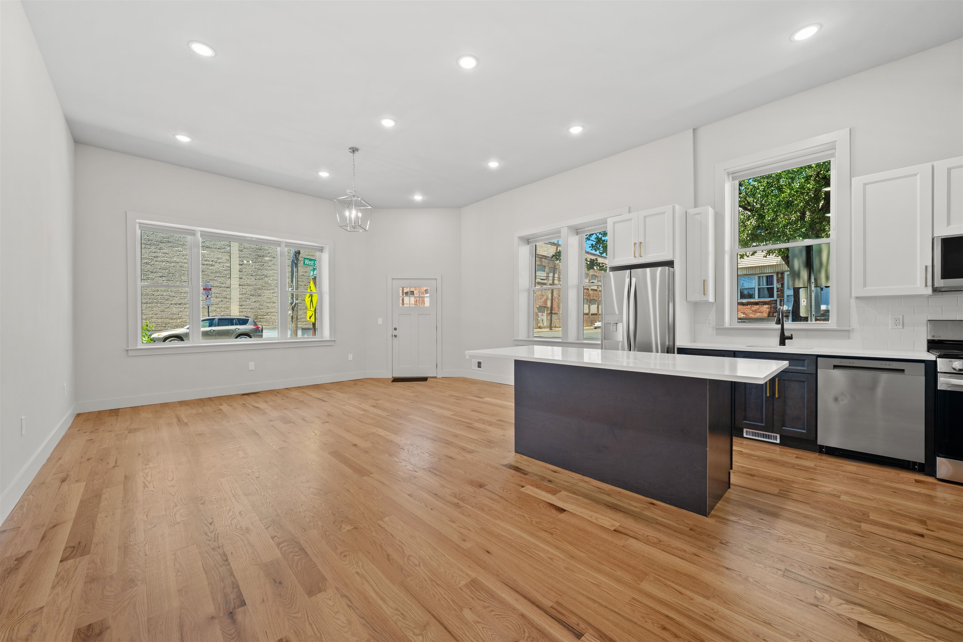 150 West Side Ave 1 Property Photo 1