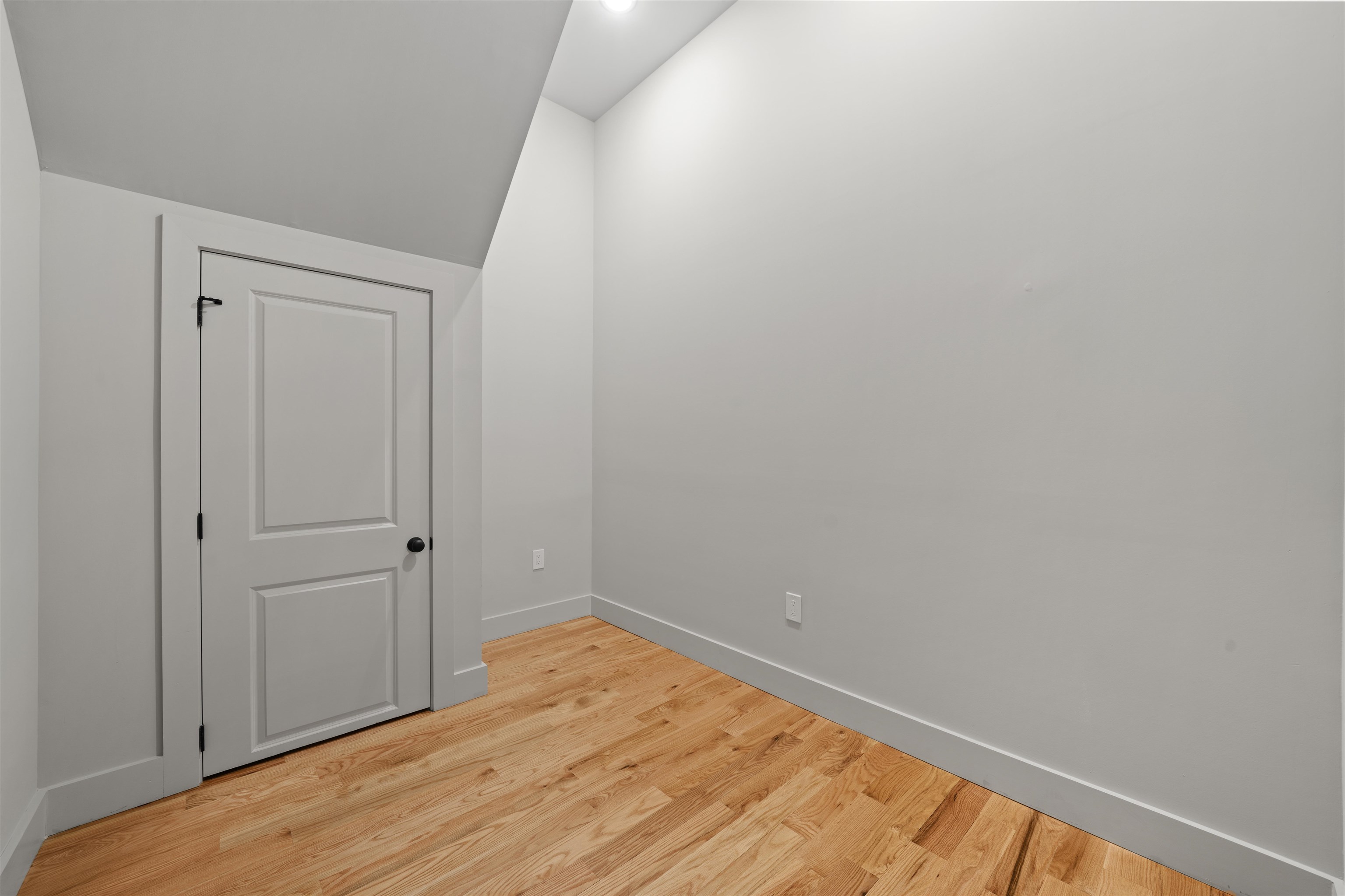 150 West Side Ave 1 Property Photo 10