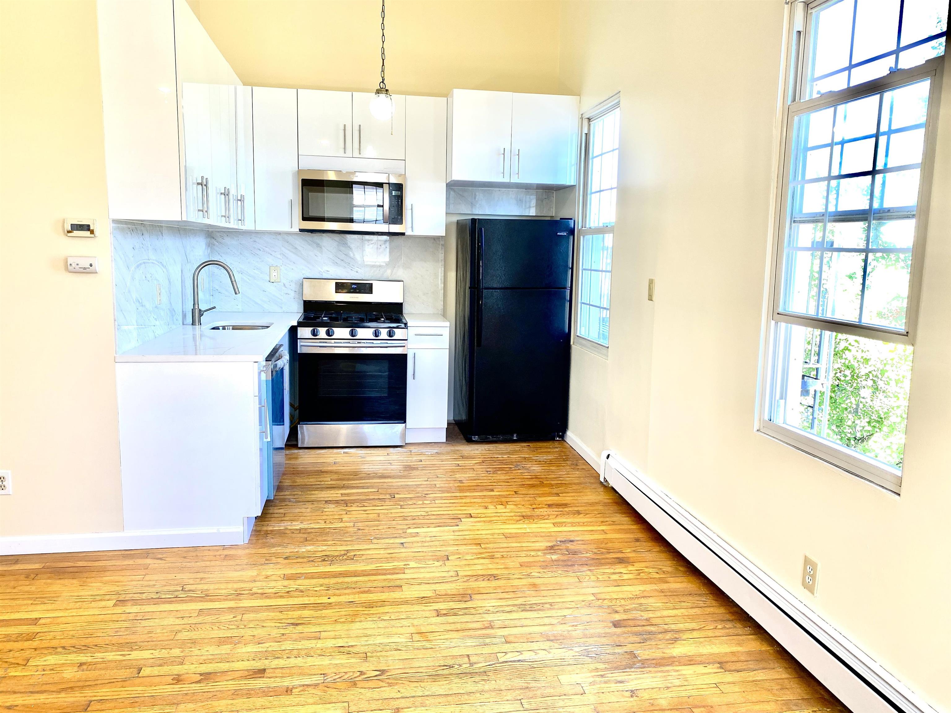 325 Central Ave 3 Property Photo 4