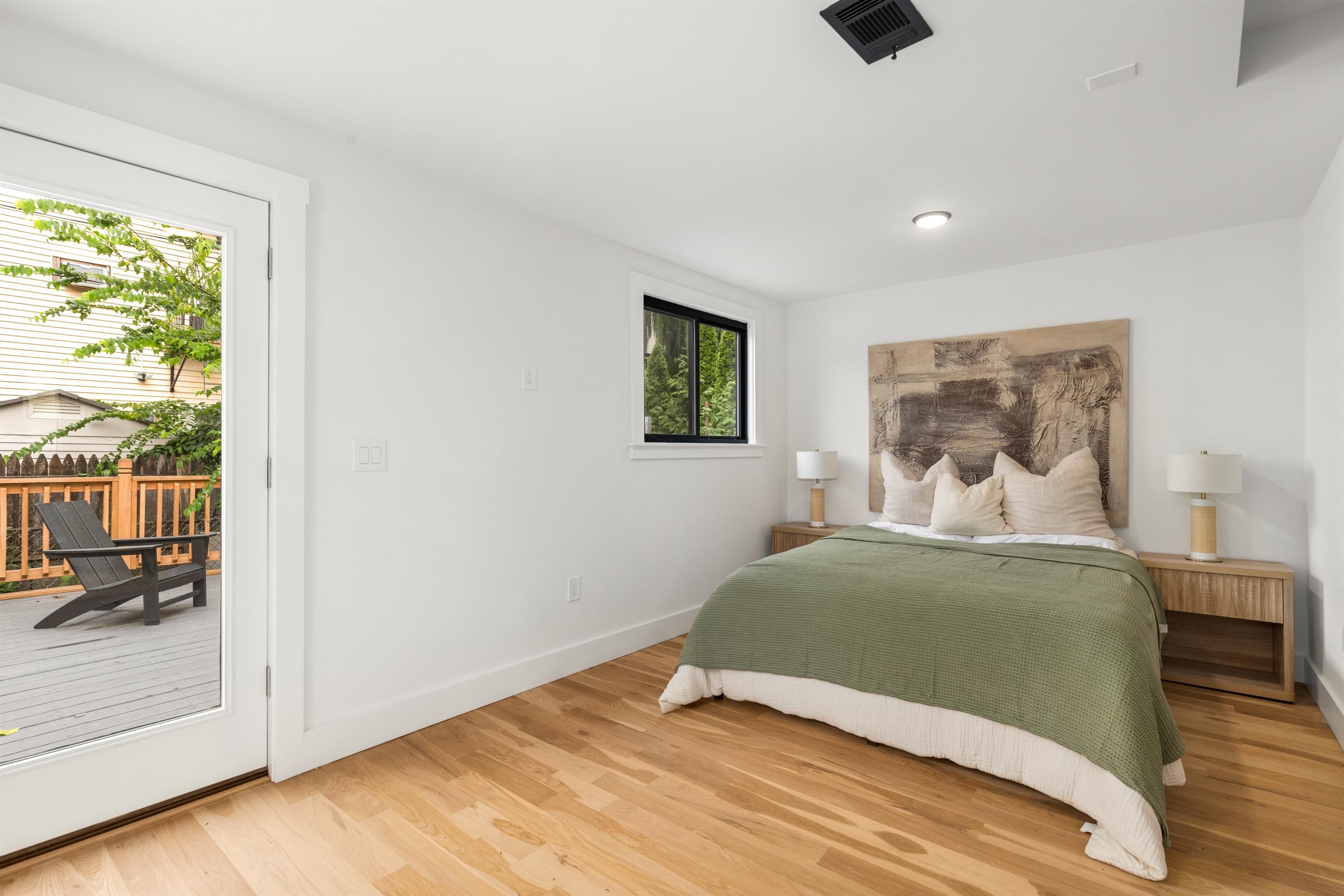 297 New York Ave Property Photo 14