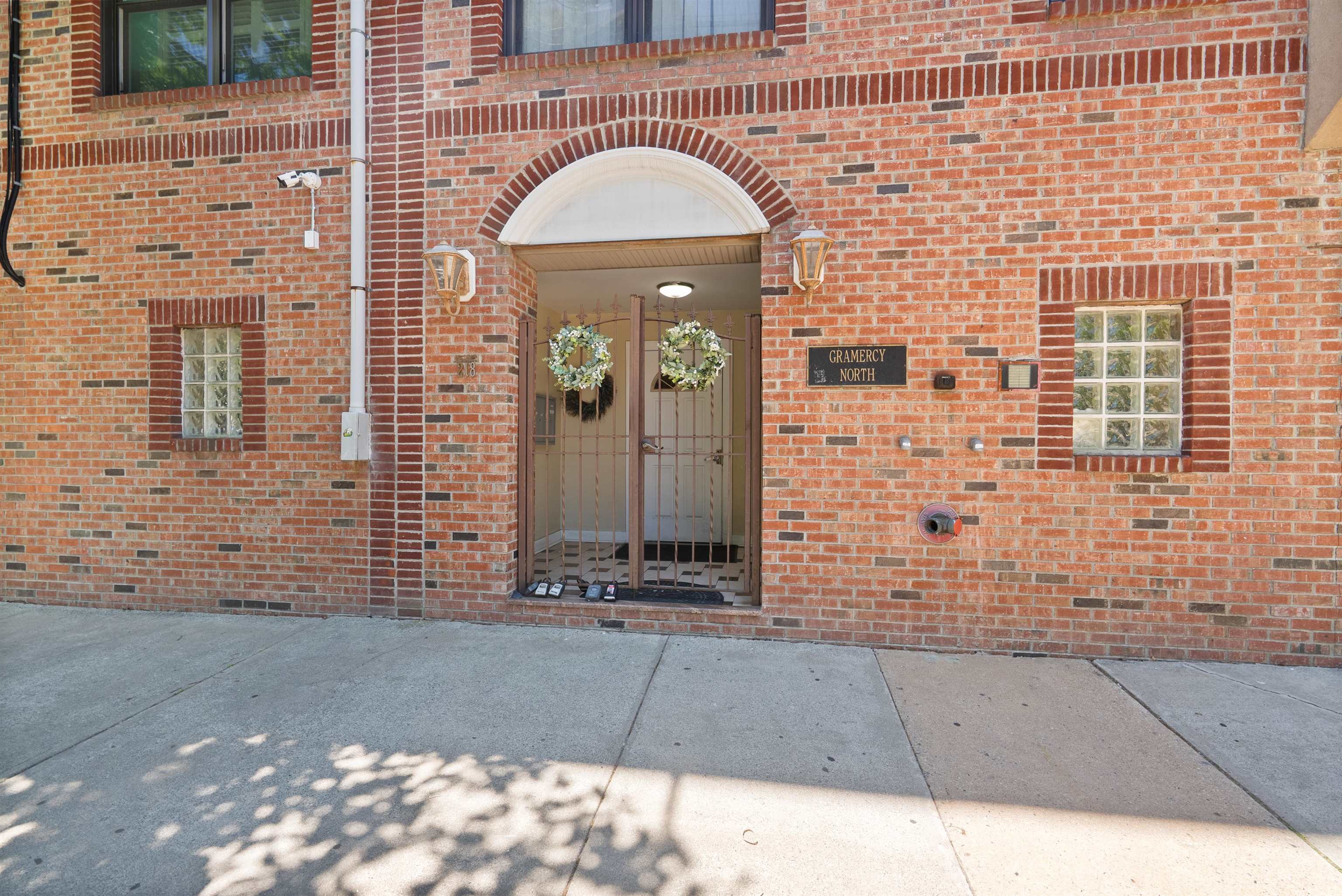 218 Jackson St 7b Property Photo 3