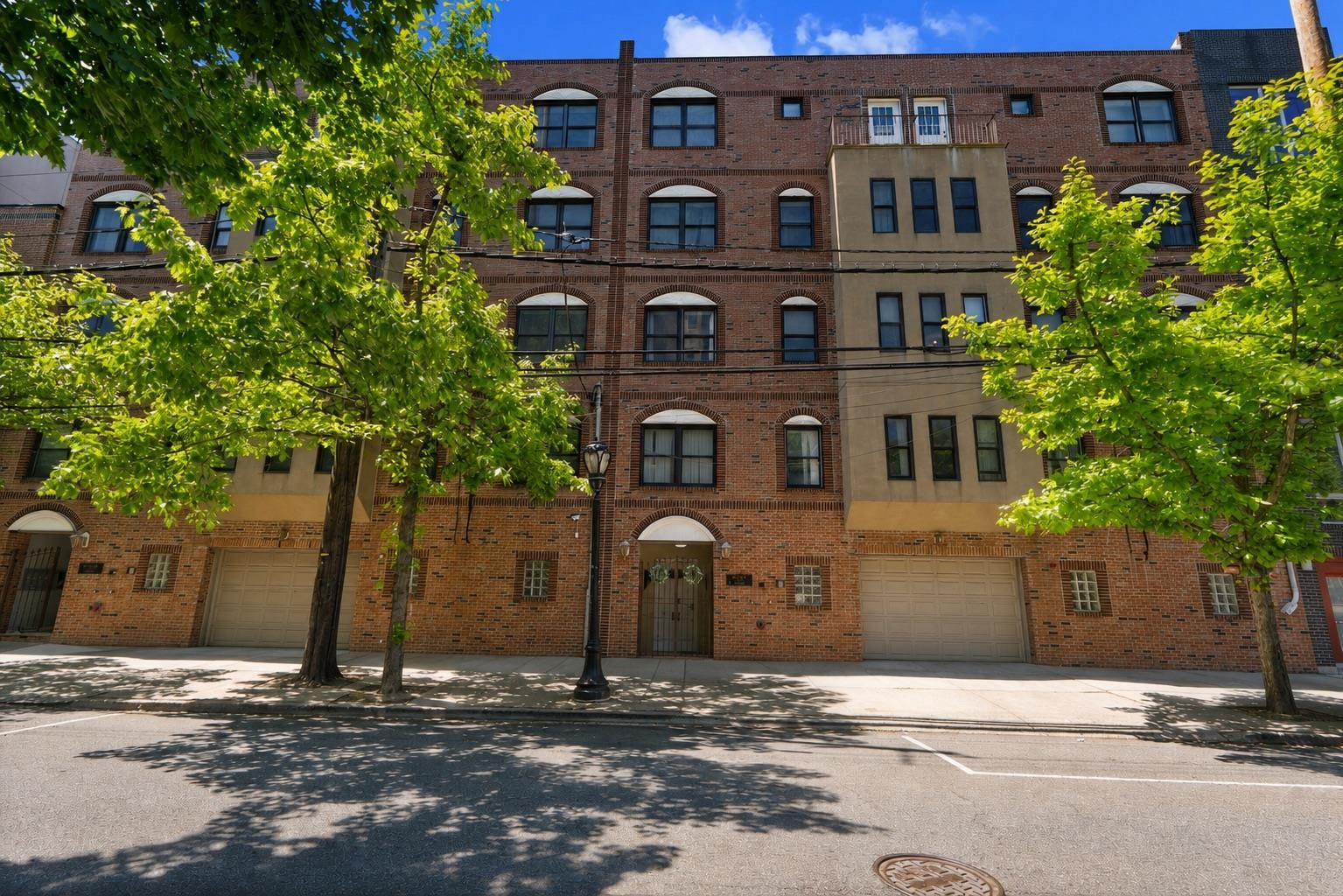218 Jackson St 7b Property Photo 4