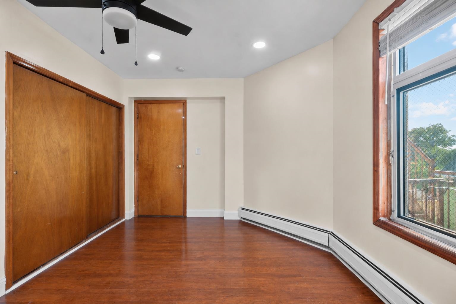 1219 51st St Property Photo 11