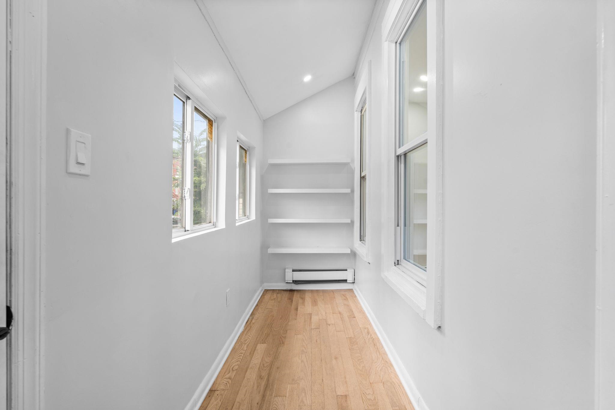 24 Park St Property Photo 3