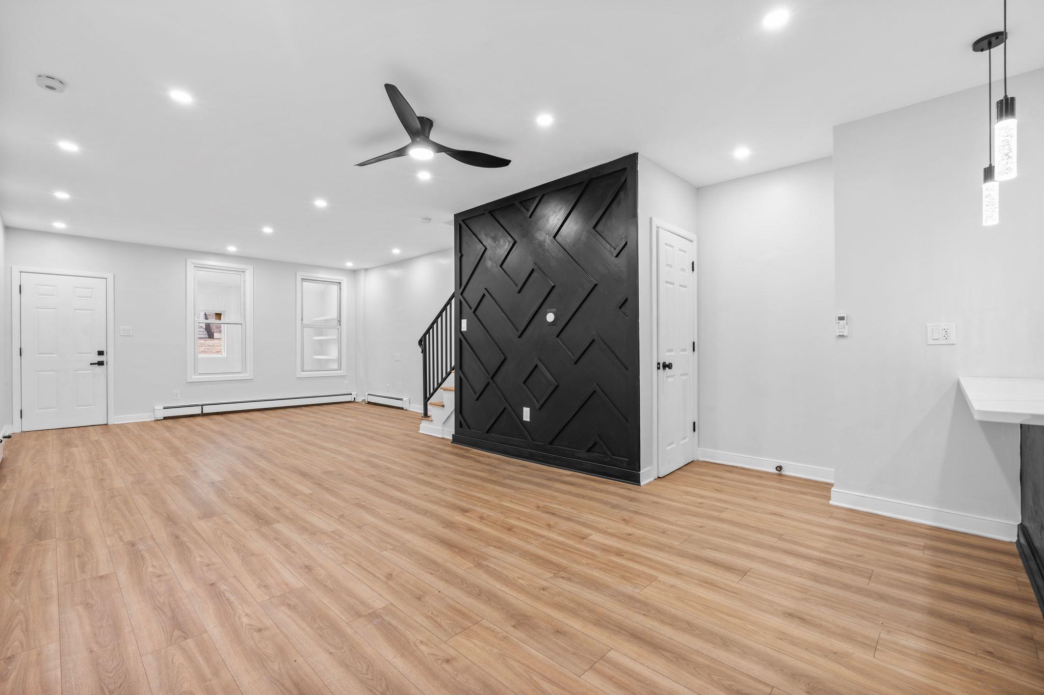 24 Park St Property Photo 6