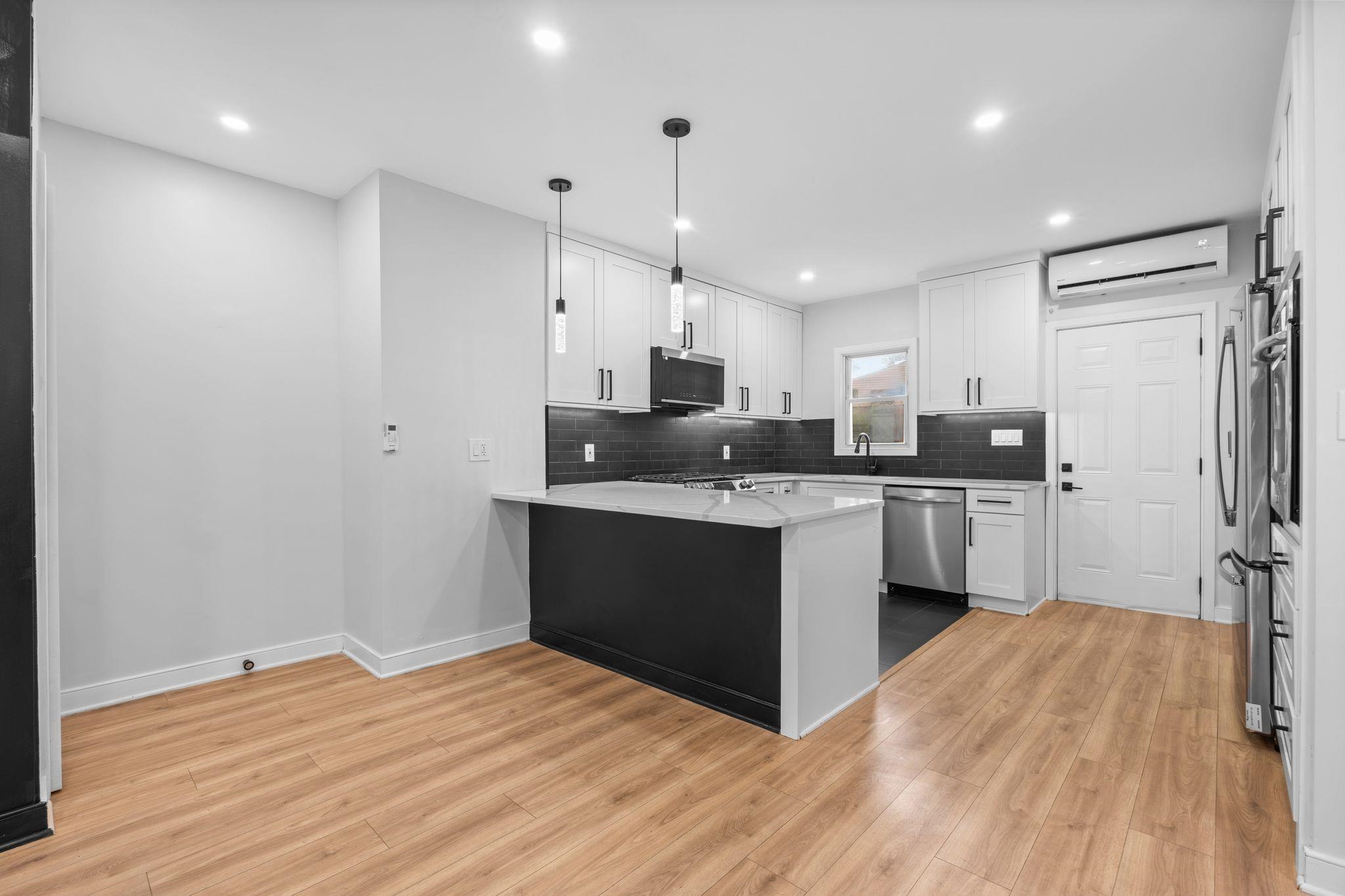 24 Park St Property Photo 7