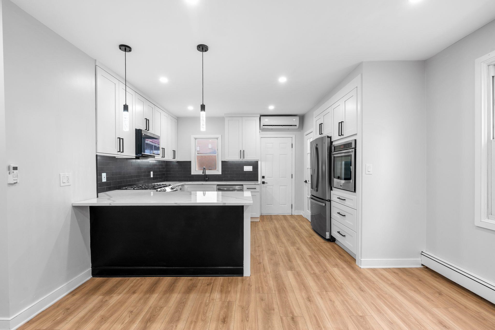 24 Park St Property Photo 9