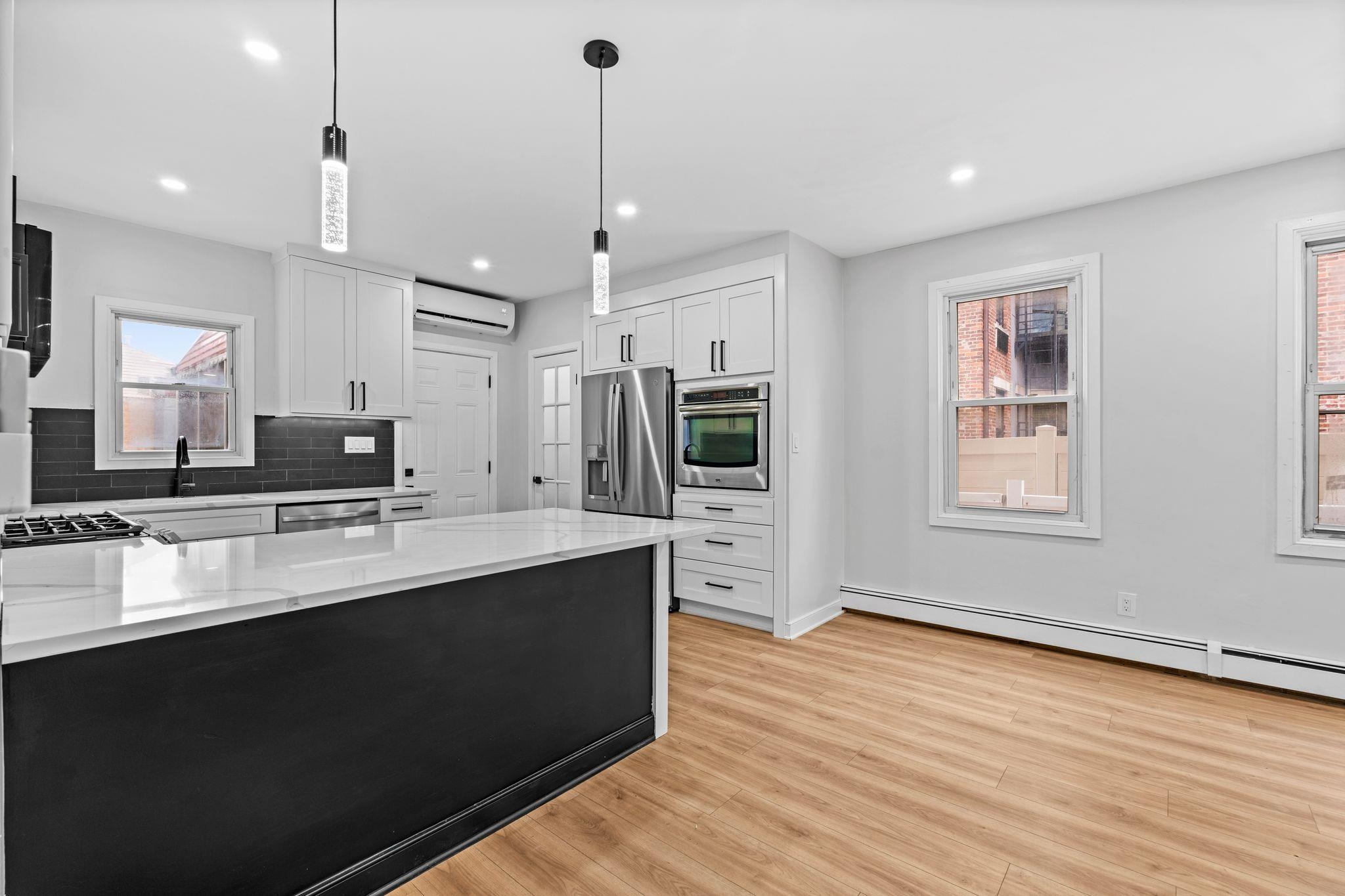 24 Park St Property Photo 10