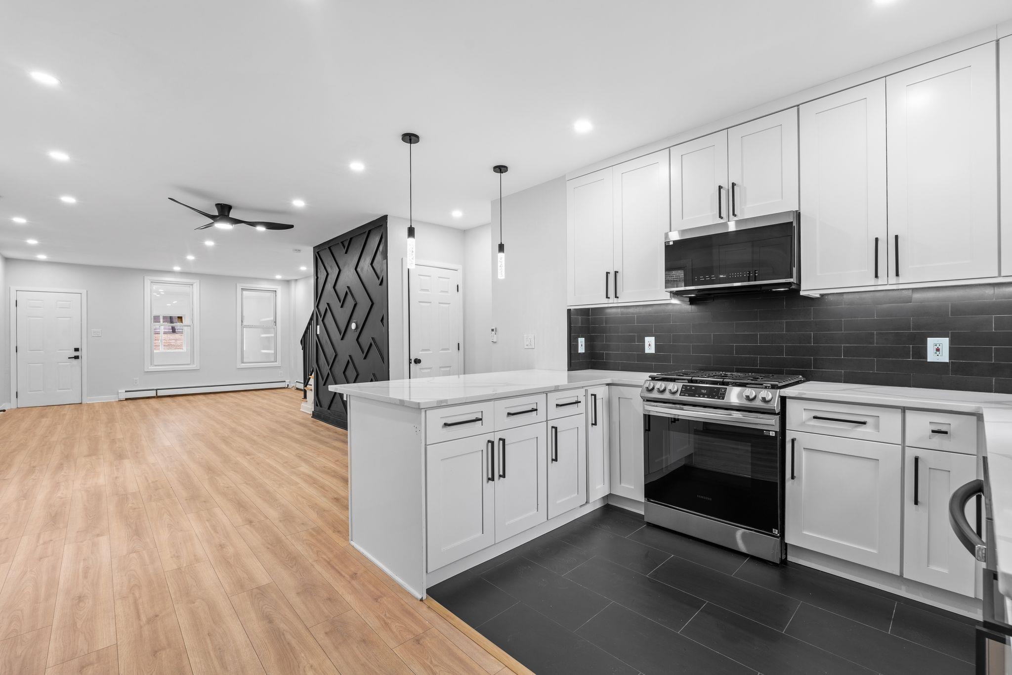 24 Park St Property Photo 11