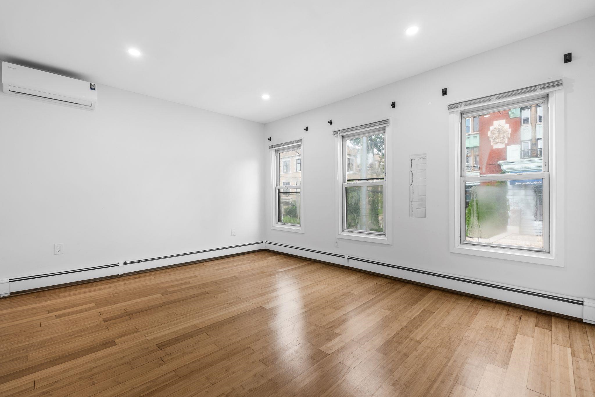 24 Park St Property Photo 17