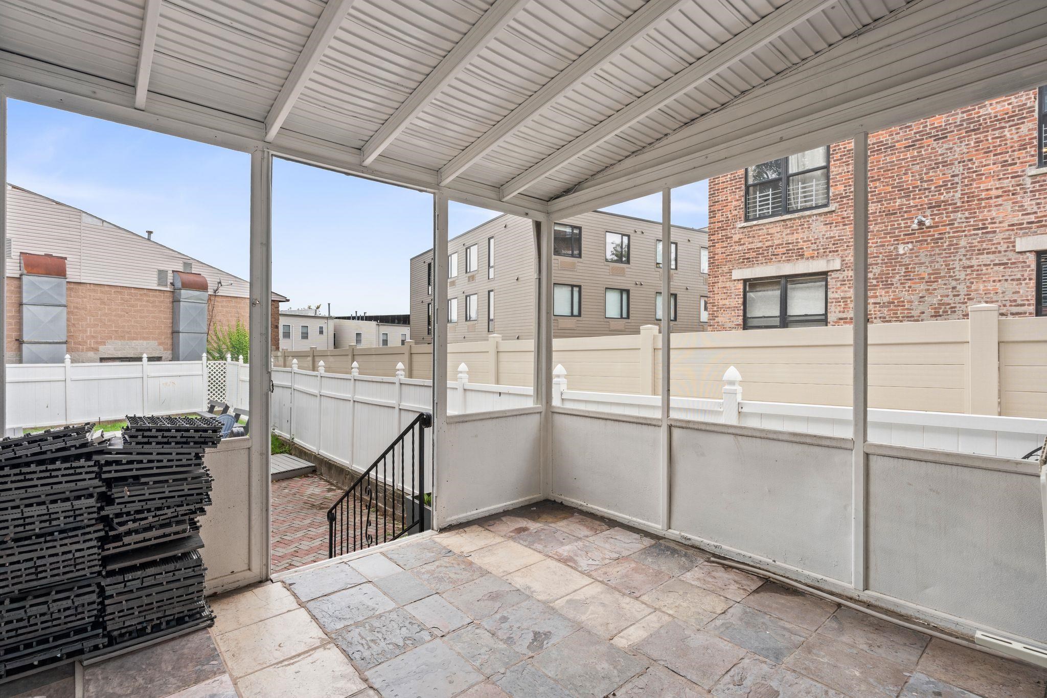 24 Park St Property Photo 27