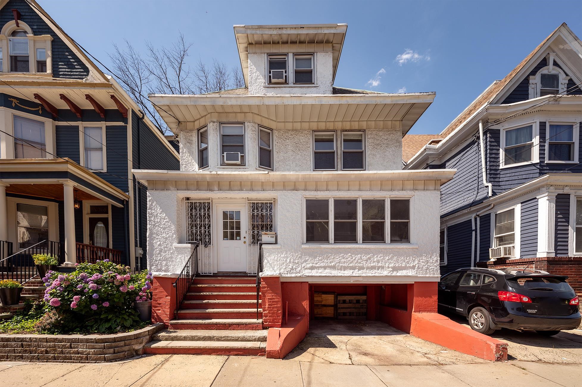 163 Jewett Ave Property Photo 1