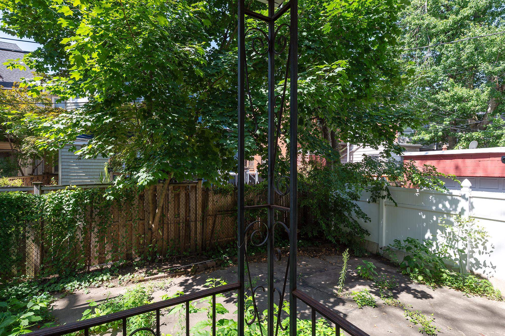 163 Jewett Ave Property Photo 8