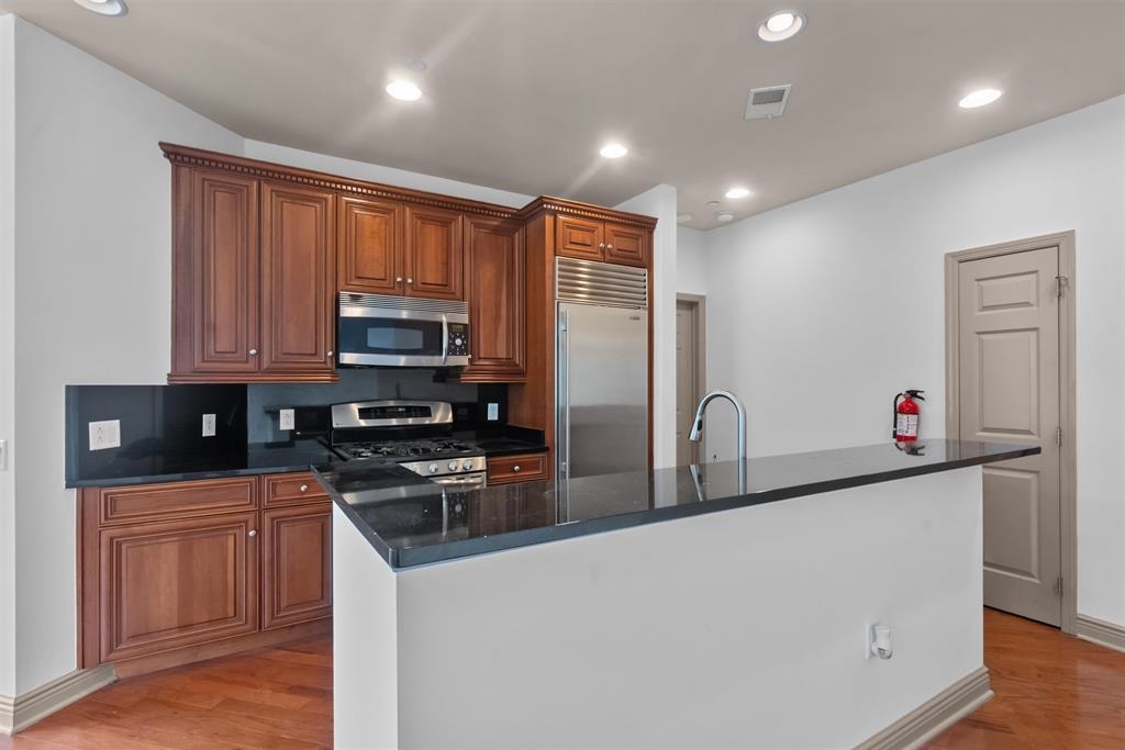 7400 River Rd 438 Property Photo 6
